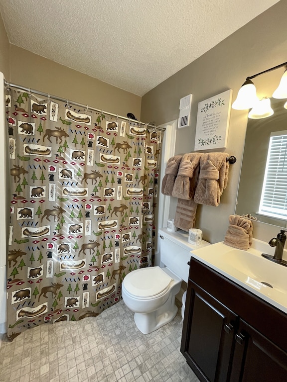 Master bath with tub/shower combo