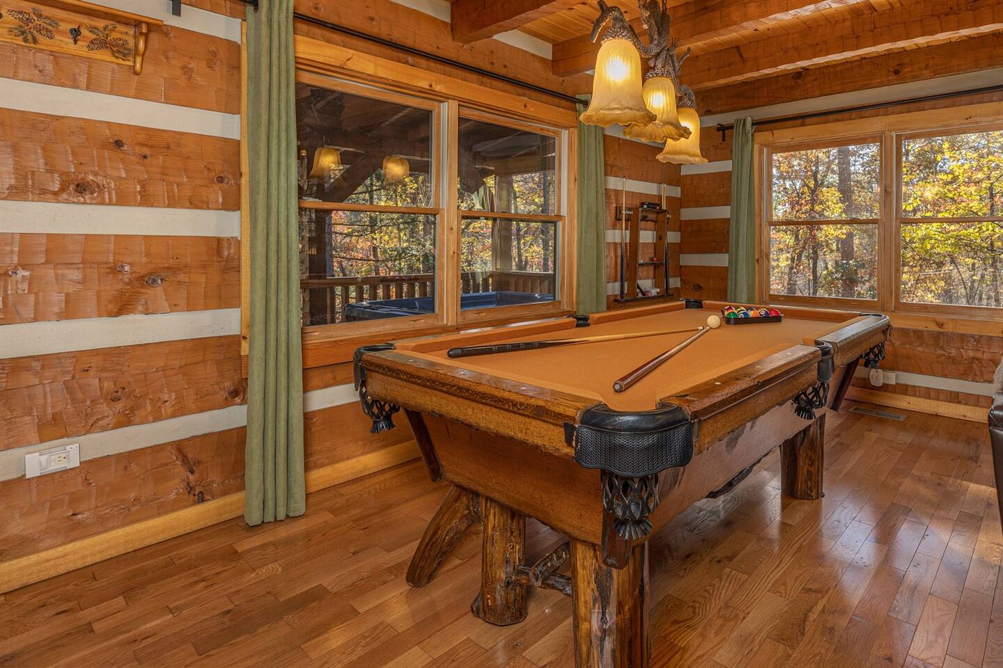 Game room > living room