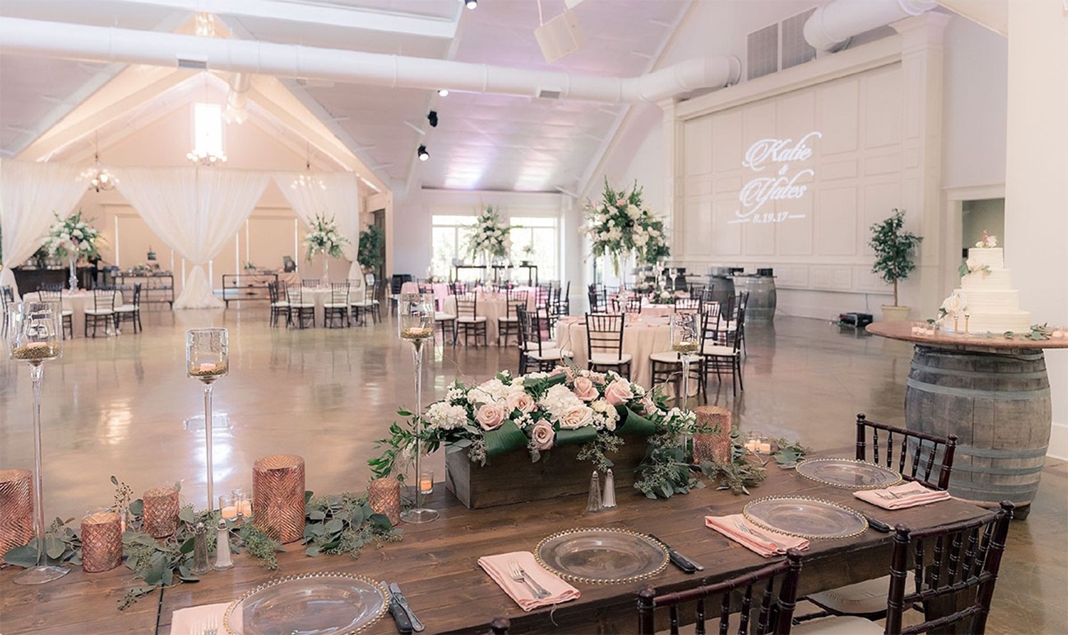 Event Room > Living room