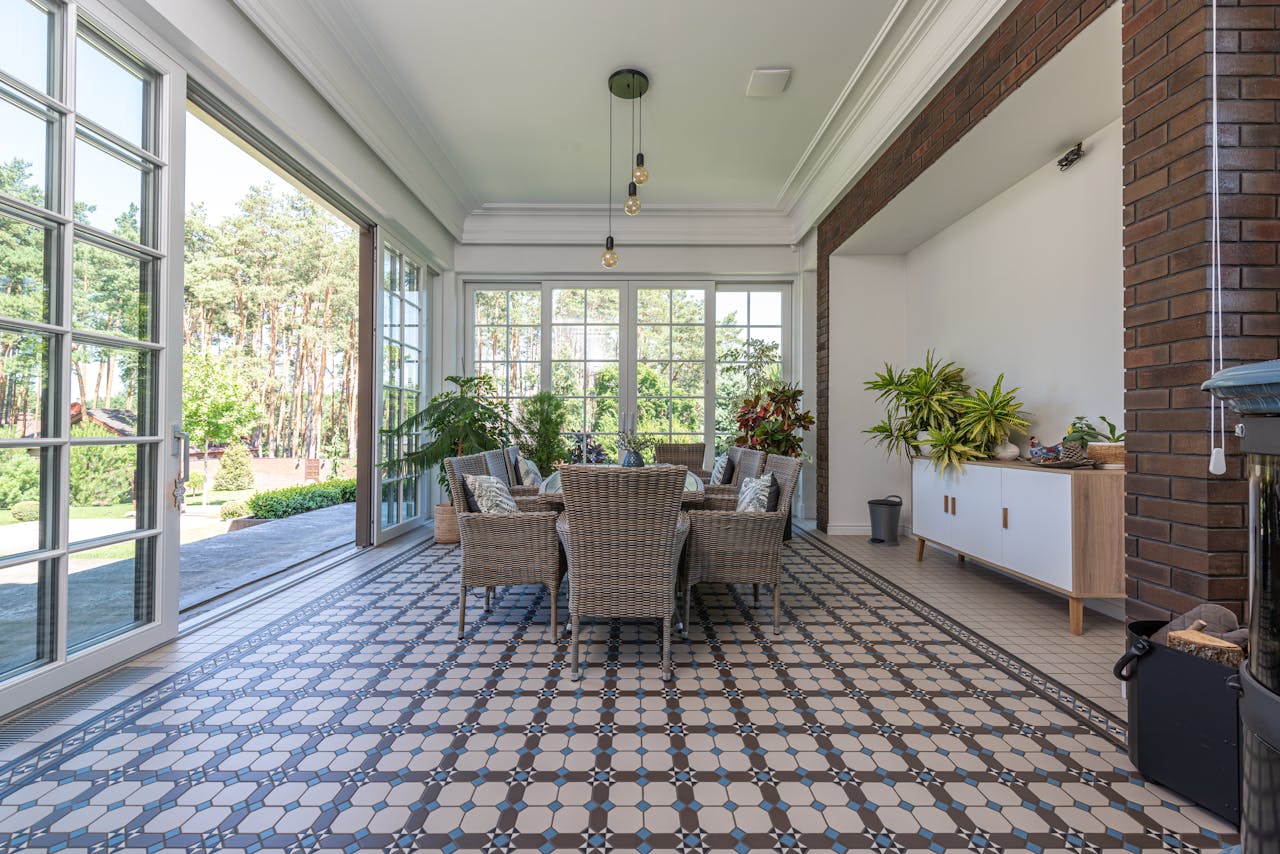 Sunroom > Living room